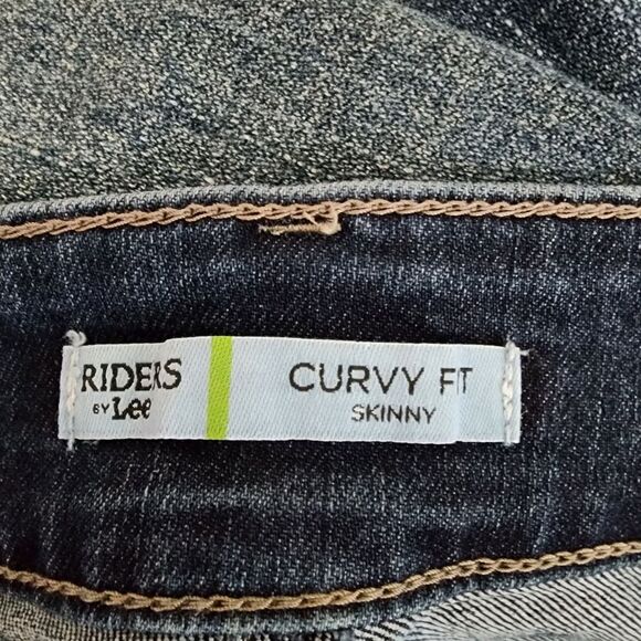 Jeans  - Picture 3 of 4